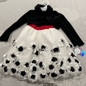 New Size 4 black and white flower dress.